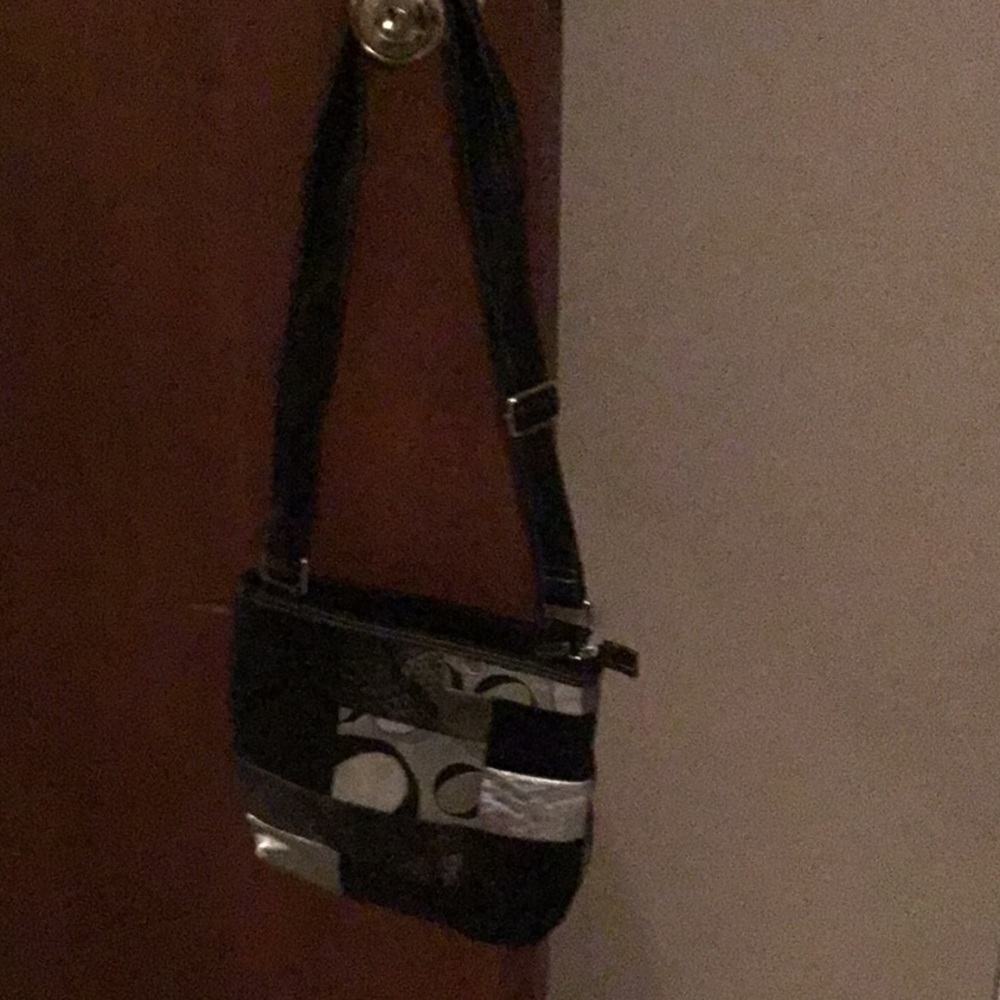 Black & silver patchwork crossbody/shoulder bag.